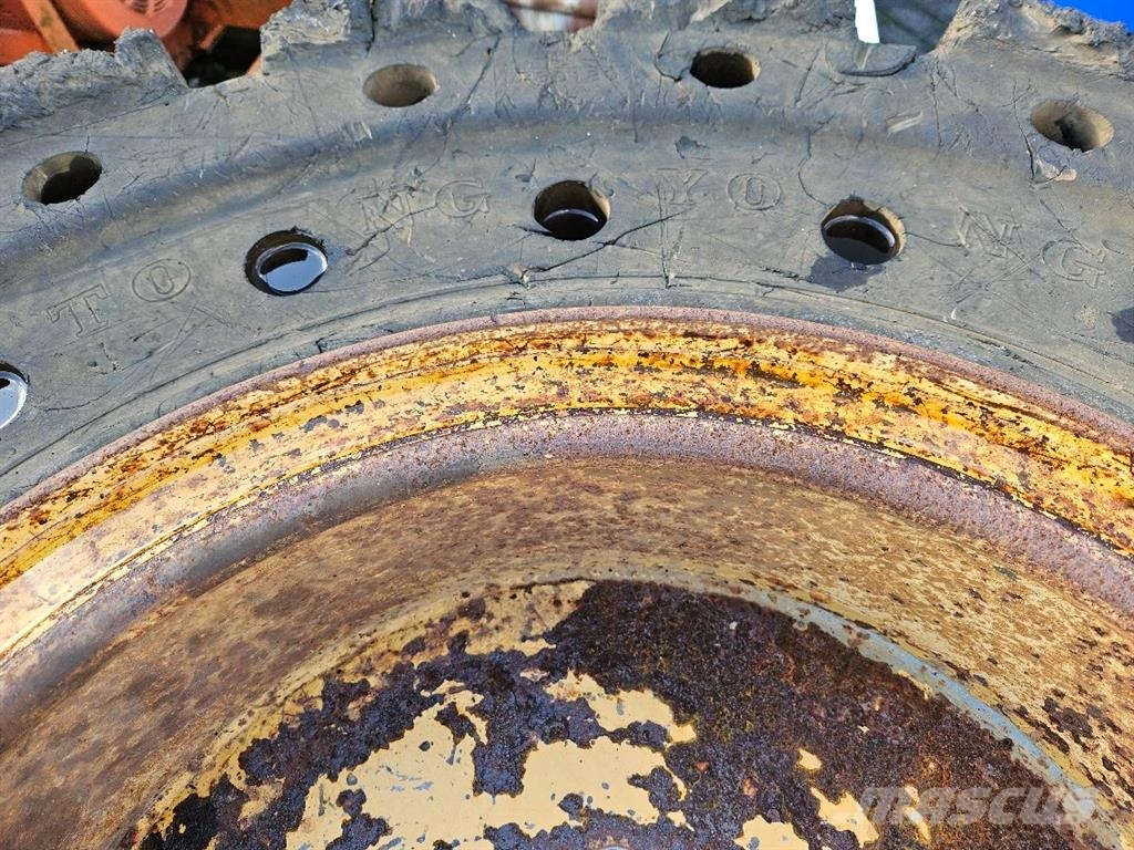 CAT 924G-Tong Yong 20.5-25-Tire/Reifen/Band الإطارات والعجلات والحافات