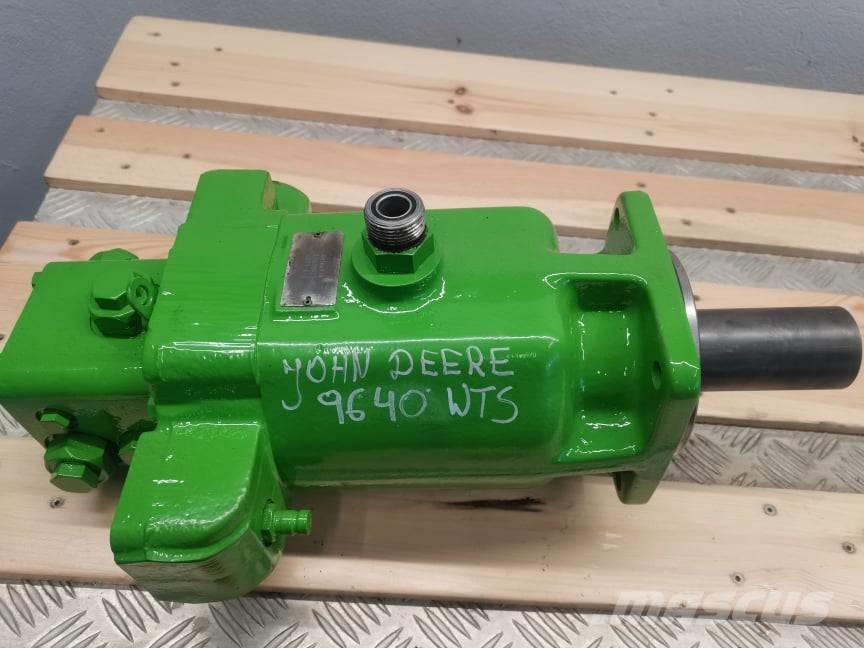 John Deere 9640 WTS {J.D 166176}  drive pump 发动机