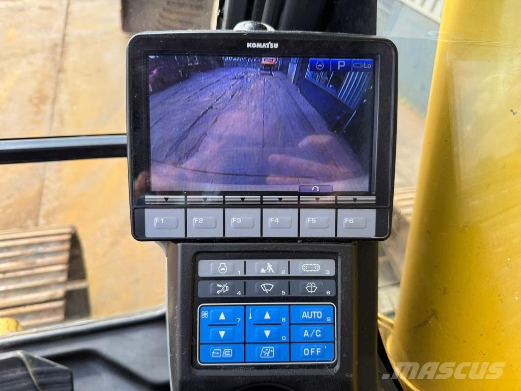 Komatsu PC240LC-10 حفارات زحافة