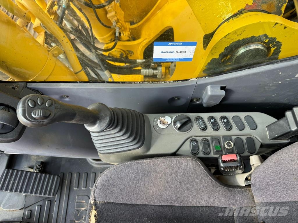 Komatsu PC240LC-10 حفارات زحافة