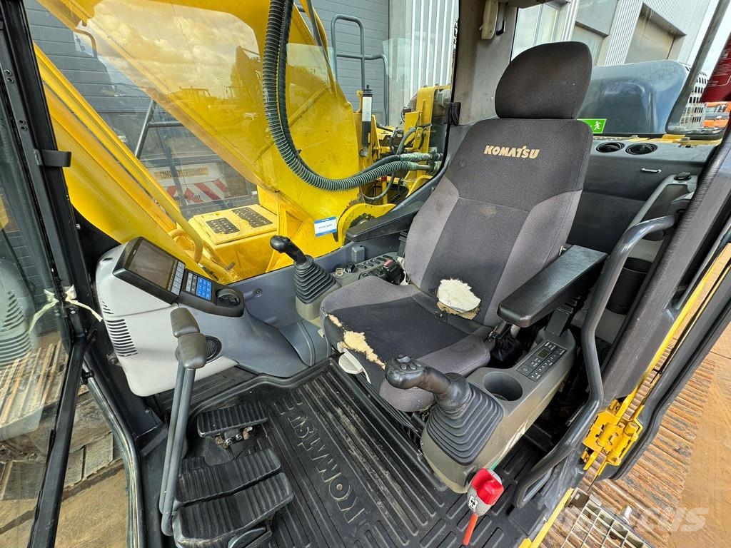 Komatsu PC240LC-10 حفارات زحافة