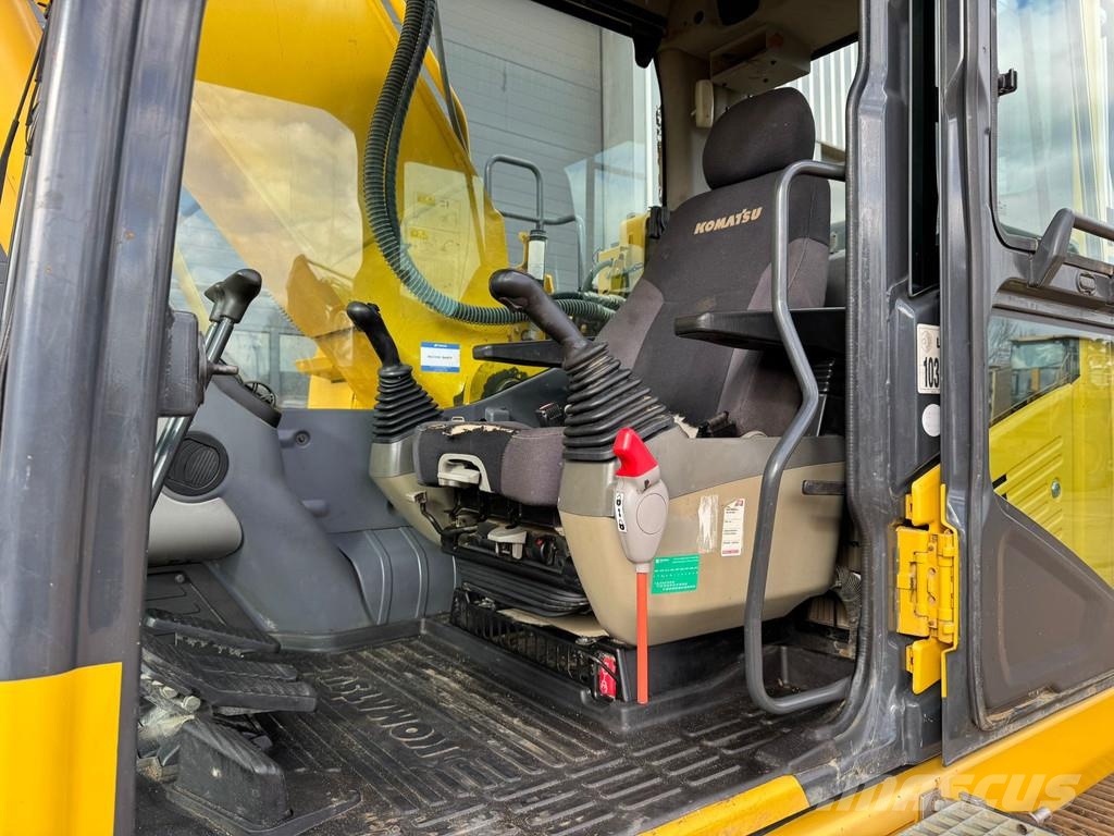 Komatsu PC240LC-10 حفارات زحافة