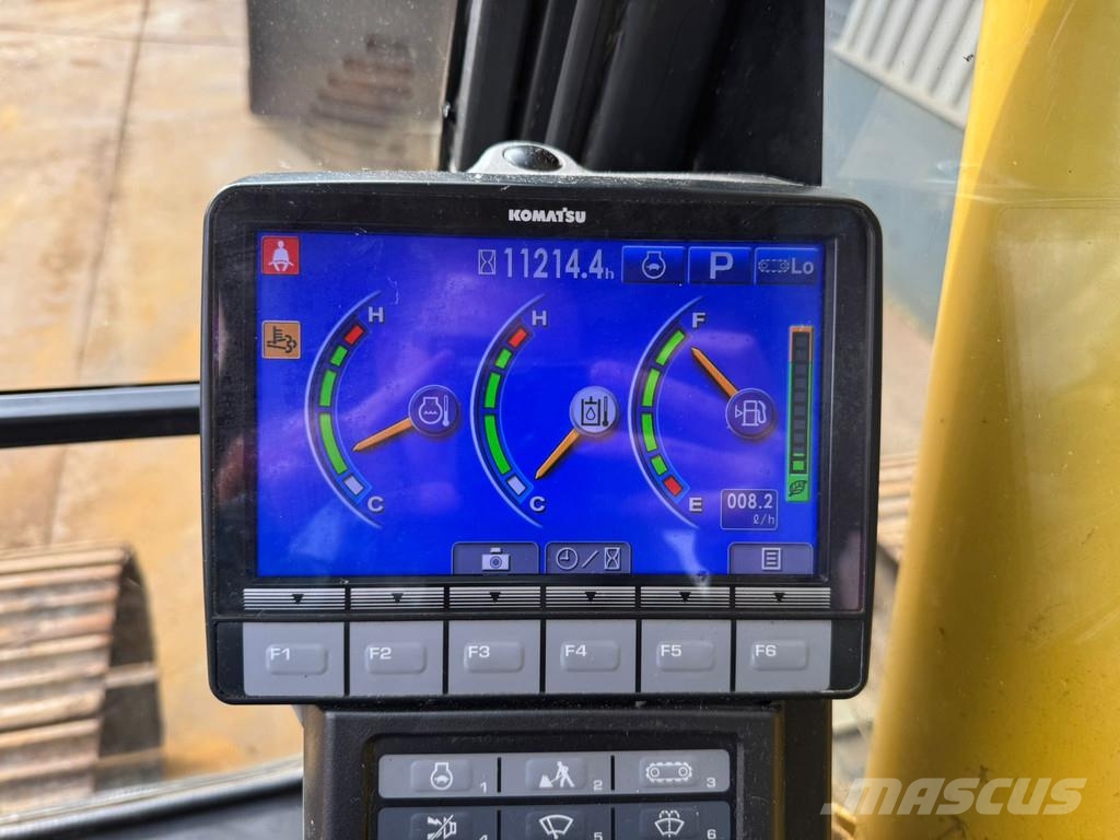 Komatsu PC240LC-10 حفارات زحافة