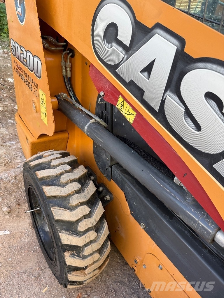 CASE SR 200 Φορτωτάκια