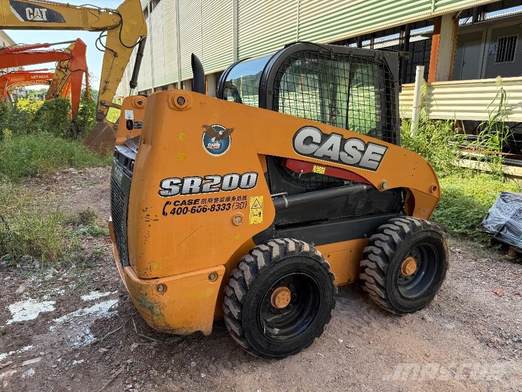 CASE SR 200 Φορτωτάκια
