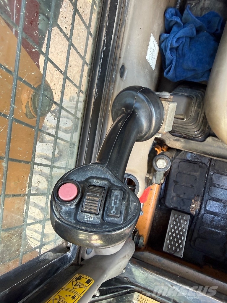 CASE SR 200 Φορτωτάκια