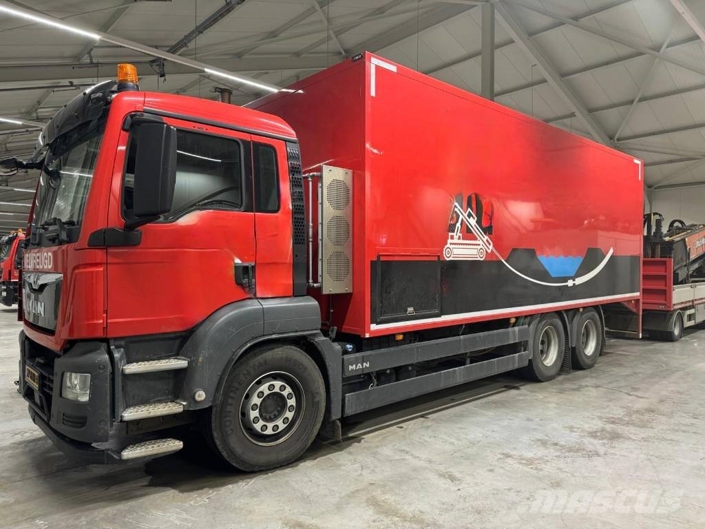 Ditch Witch , Vermeer, Tracto techniek Truck With mixunit and  Camiones de perforación móvil