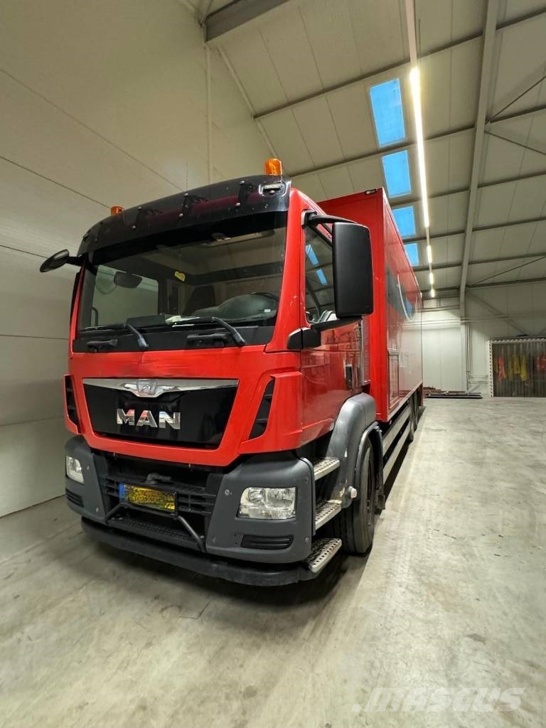 Ditch Witch , Vermeer, Tracto techniek Truck With mixunit and  Camiones de perforación móvil