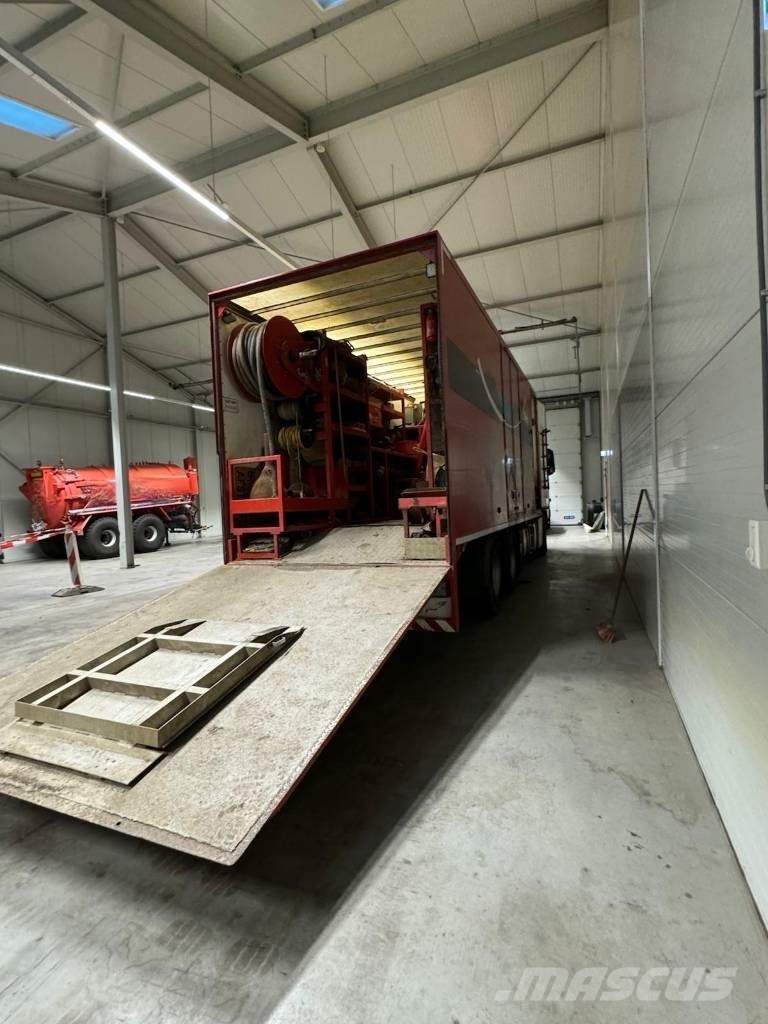 Ditch Witch , Vermeer, Tracto techniek Truck With mixunit and  Camiones de perforación móvil