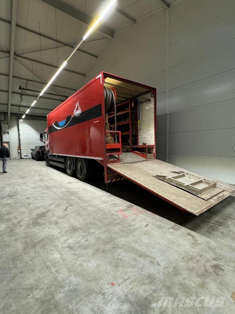 Ditch Witch , Vermeer, Tracto techniek Truck With mixunit and  Camiones de perforación móvil
