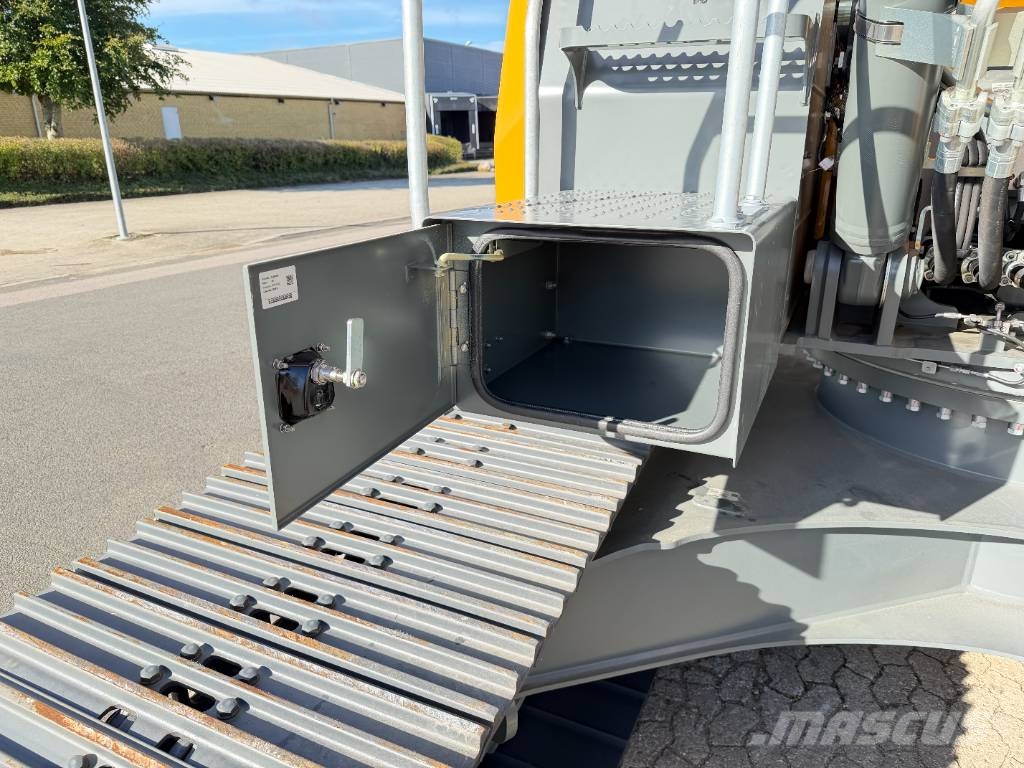 Liebherr R 924 Roomikekskavaatorid