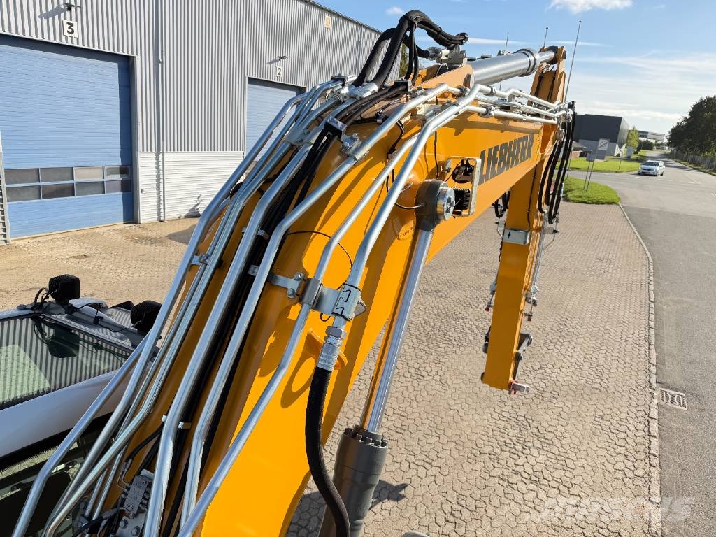Liebherr R 924 Roomikekskavaatorid