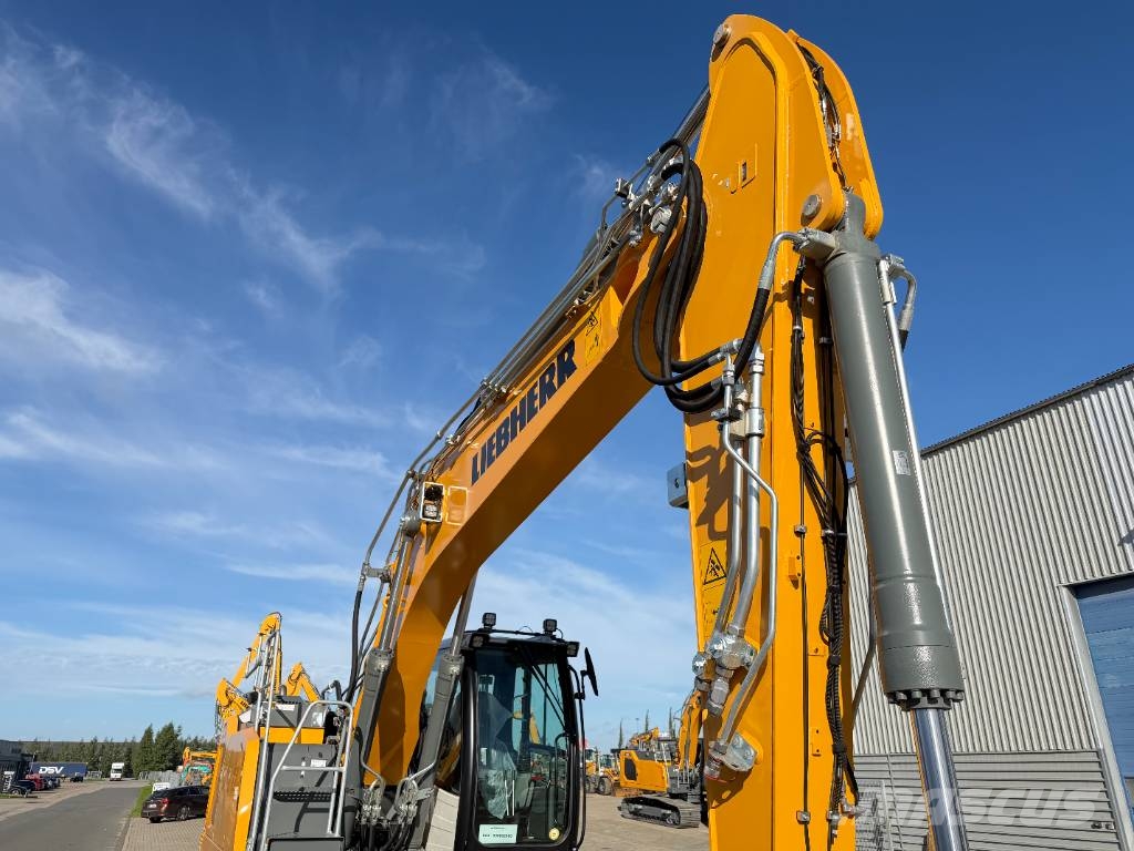 Liebherr R 924 Roomikekskavaatorid