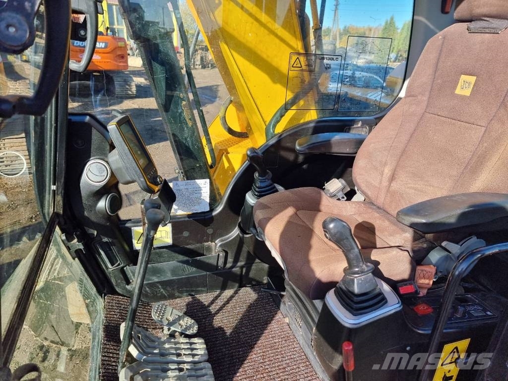 JCB JS 130 LC T4i Pelle sur chenilles