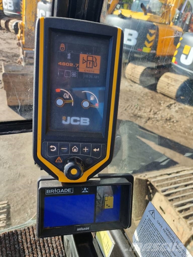 JCB JS 130 LC T4i Pelle sur chenilles