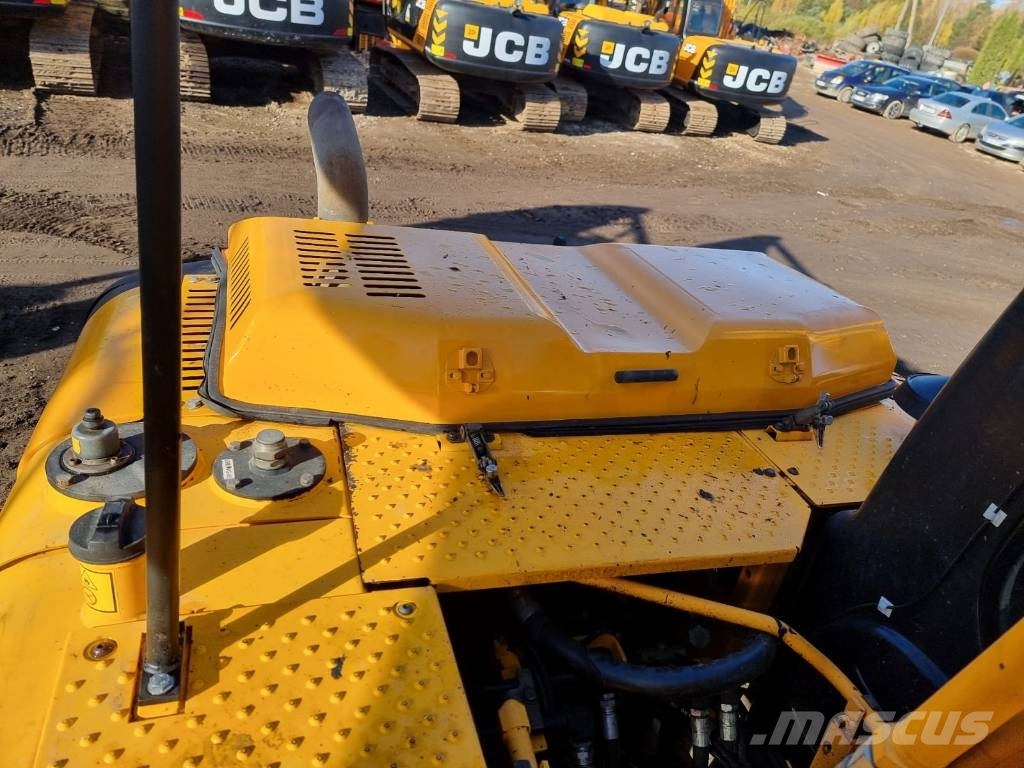 JCB JS 130 LC T4i Pelle sur chenilles