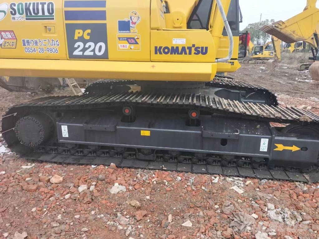 Komatsu PC 200-8 Εκσκαφείς με ερπύστριες