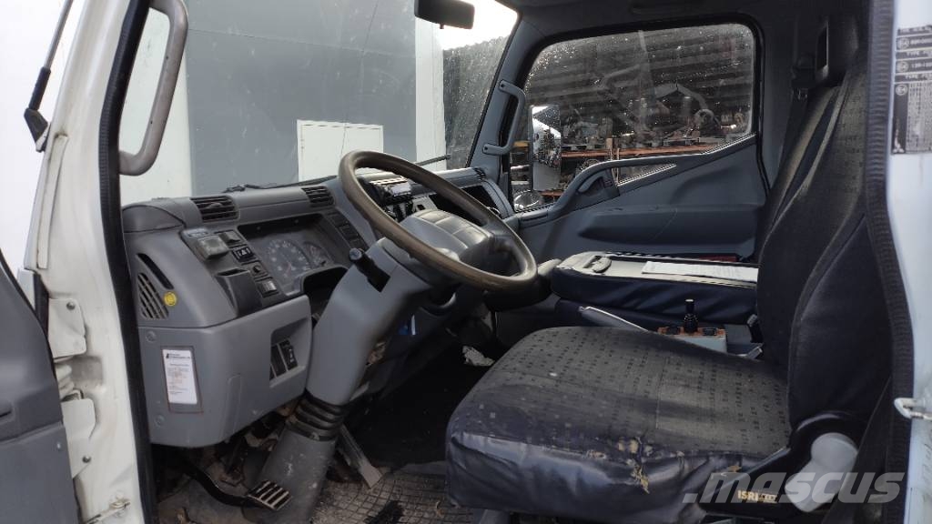 Mitsubishi Fuso vak 7tn koukkulaite,manuaali Hook lift trucks