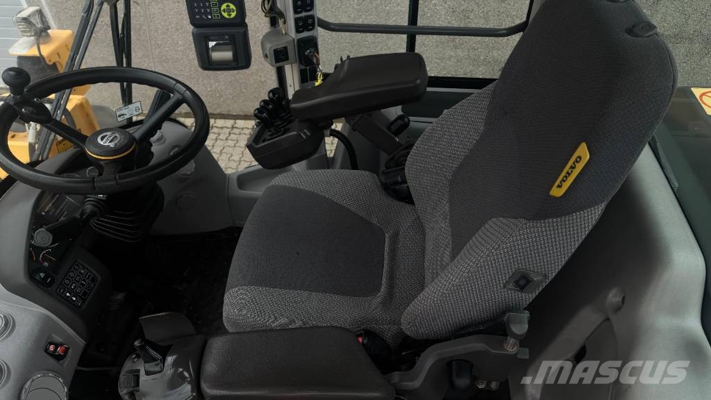 Volvo L 120 H Cargadoras sobre ruedas