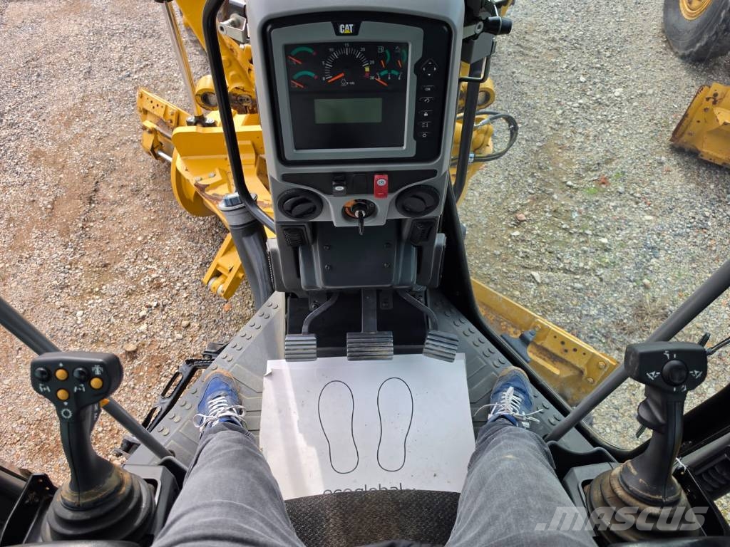 CAT 140 AWD Väghyvlar