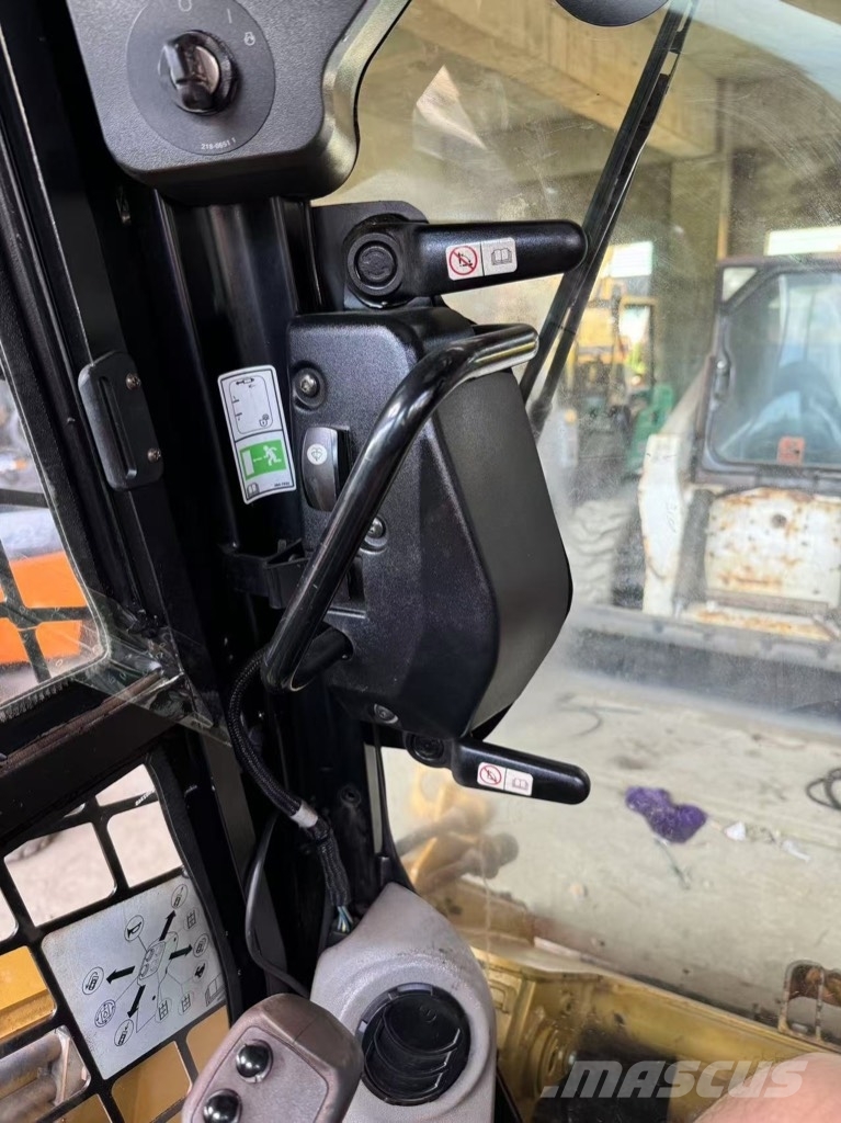 CAT 246 C Φορτωτάκια