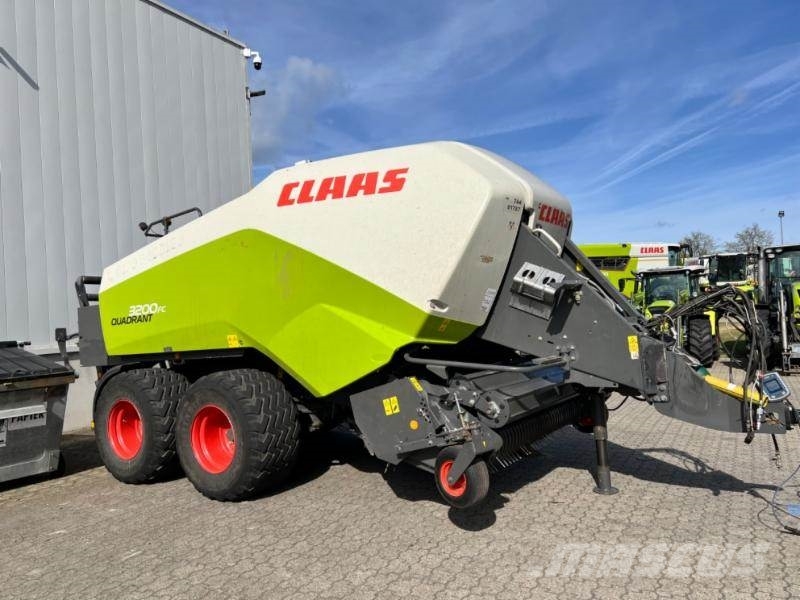 CLAAS QUADRANT 3200 FC Quaderpressen
