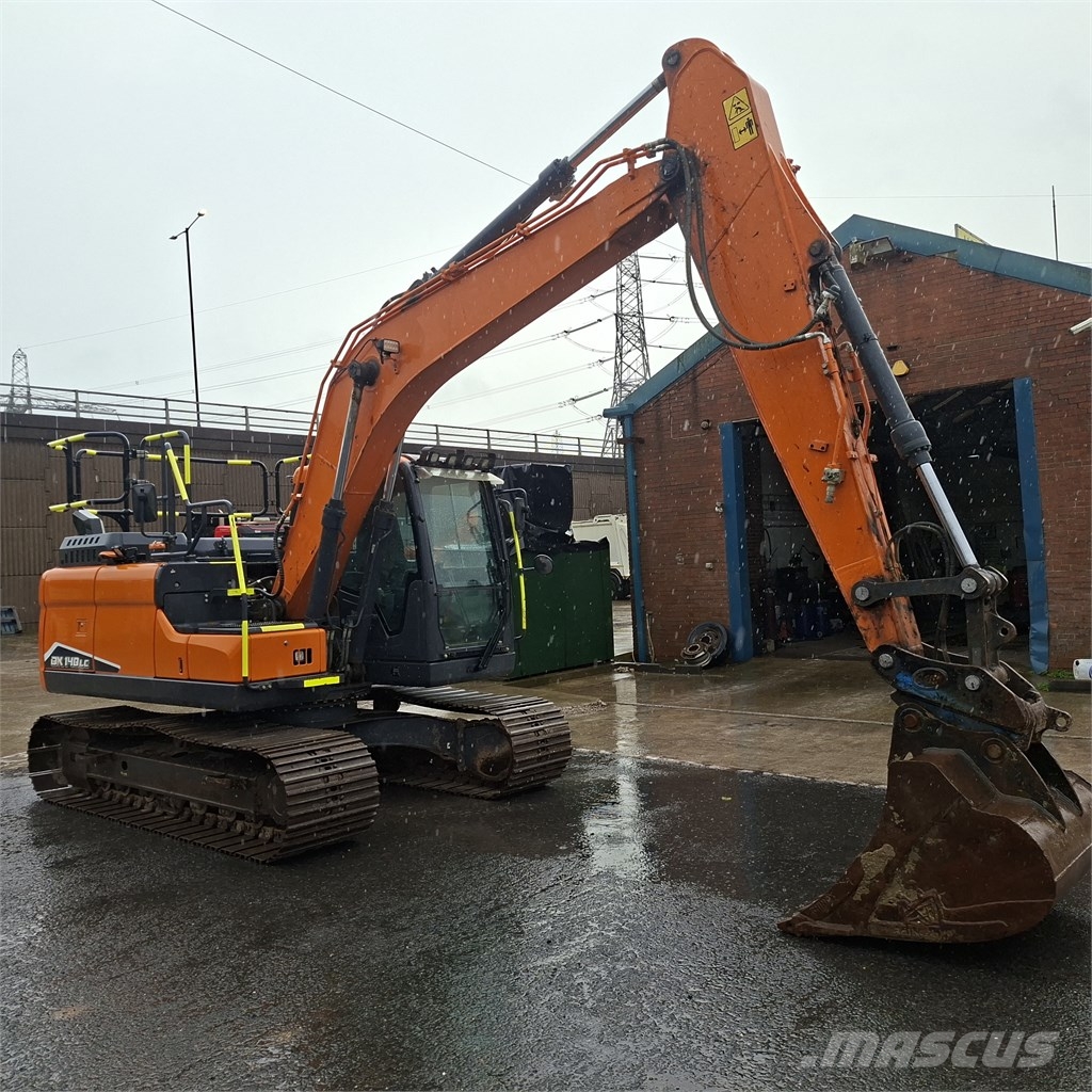 Doosan DX 140 LC Kāpurķēžu ekskavatori
