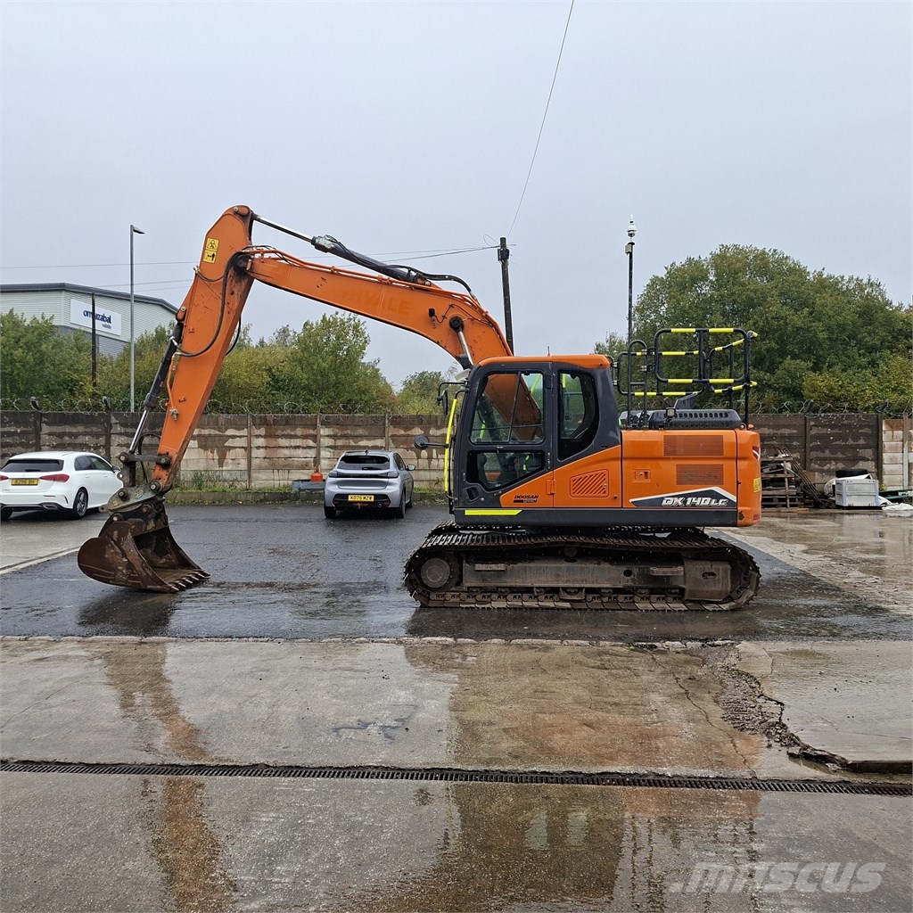 Doosan DX 140 LC Kāpurķēžu ekskavatori