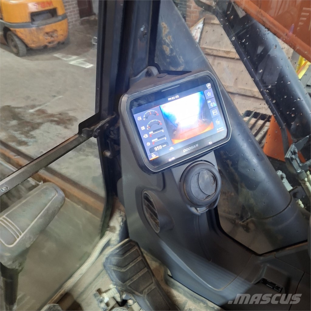 Doosan DX 140 LC Kāpurķēžu ekskavatori