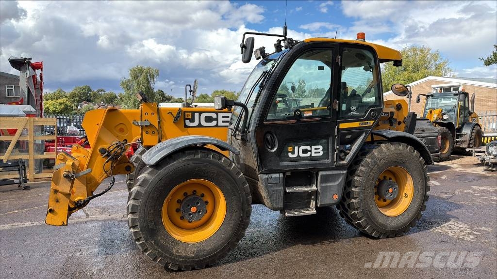 JCB 560-80 Poljoprivredni teleskopski utovarivači