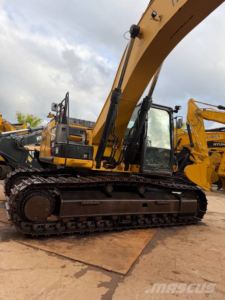 CAT 336 E  3000 units excavators in stock Rupsgraafmachines