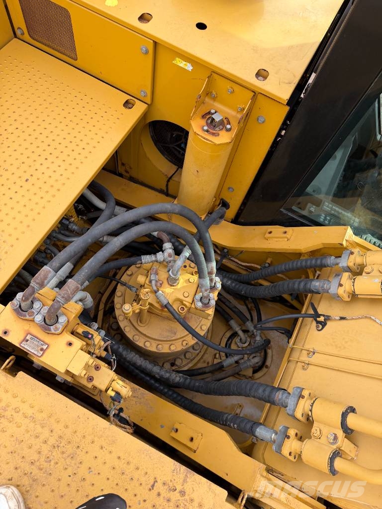 CAT 336 E  3000 units excavators in stock Rupsgraafmachines