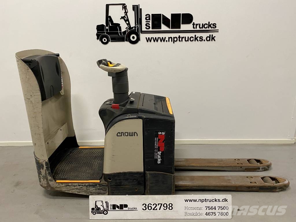 Crown WT 3040-2.0 Meerij pallettruck met platform