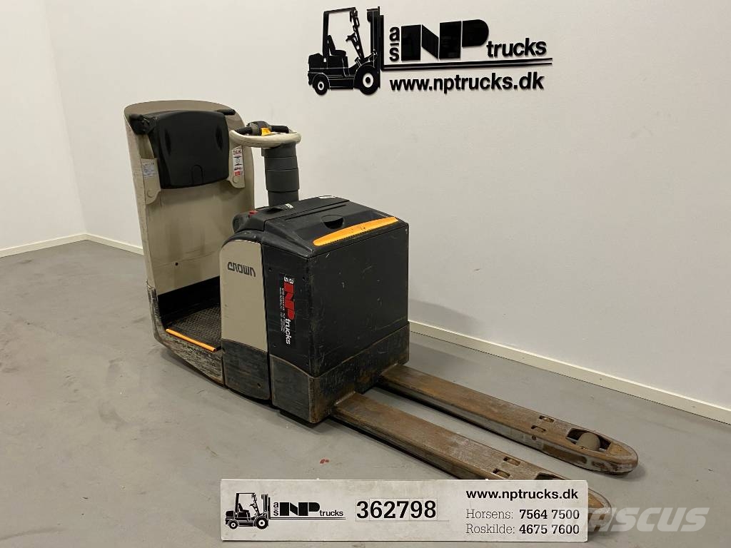 Crown WT 3040-2.0 Meerij pallettruck met platform