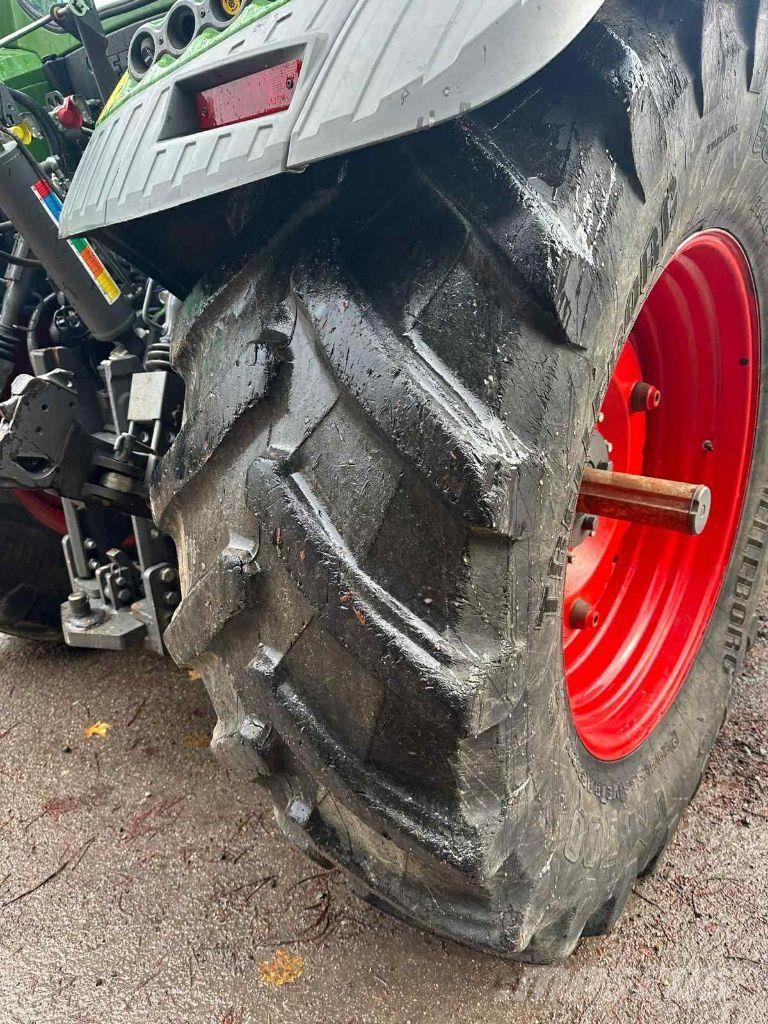 Fendt 516 PROFI PLUS Traktori