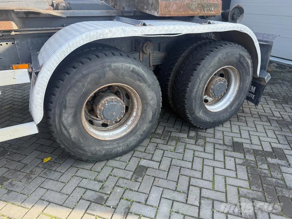 DAF CF 85.410 | HMF 1820 | AJK Hooklift | Crane | 6x4 Krokbil