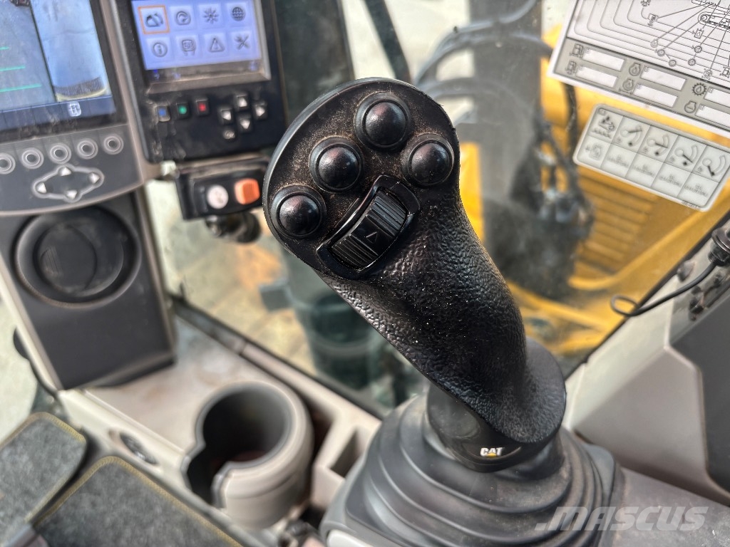 CAT 318 FL / Pyörittäjä, 3D-laite, 3 Kauhaa! Telakaivukoneet