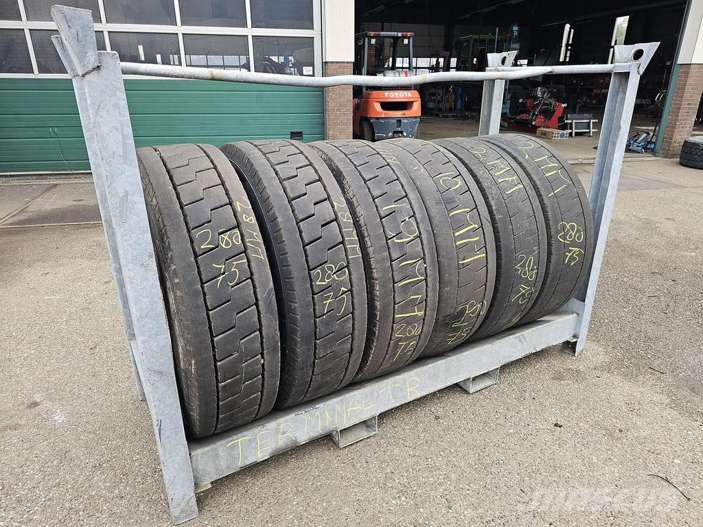 Michelin 280/75 R 22.5 TERMNAL TRACTOR TIRE - EXTRA HEAVY D Däck, hjul och fälgar