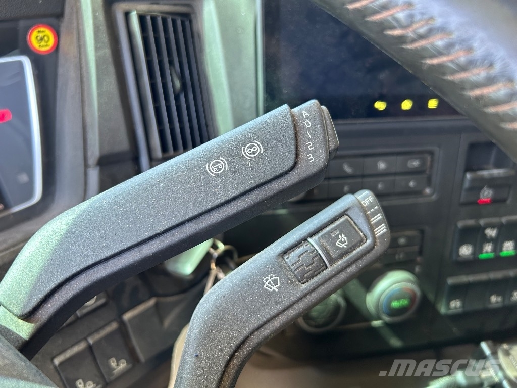 Volvo FMX 540 工程吊钩车