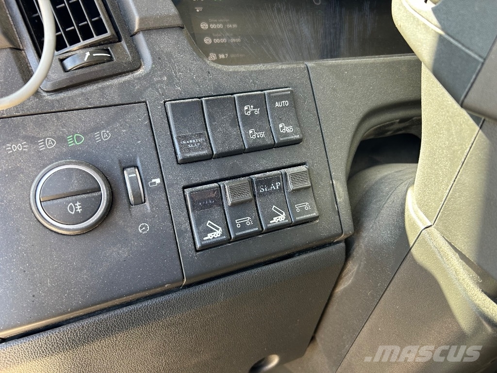 Volvo FMX 540 工程吊钩车