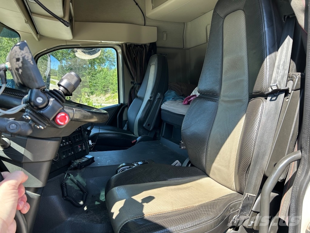 Volvo FMX 540 工程吊钩车