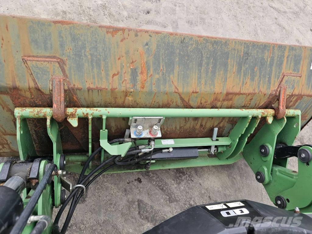 Fendt 824 Vario SCR Tractoren