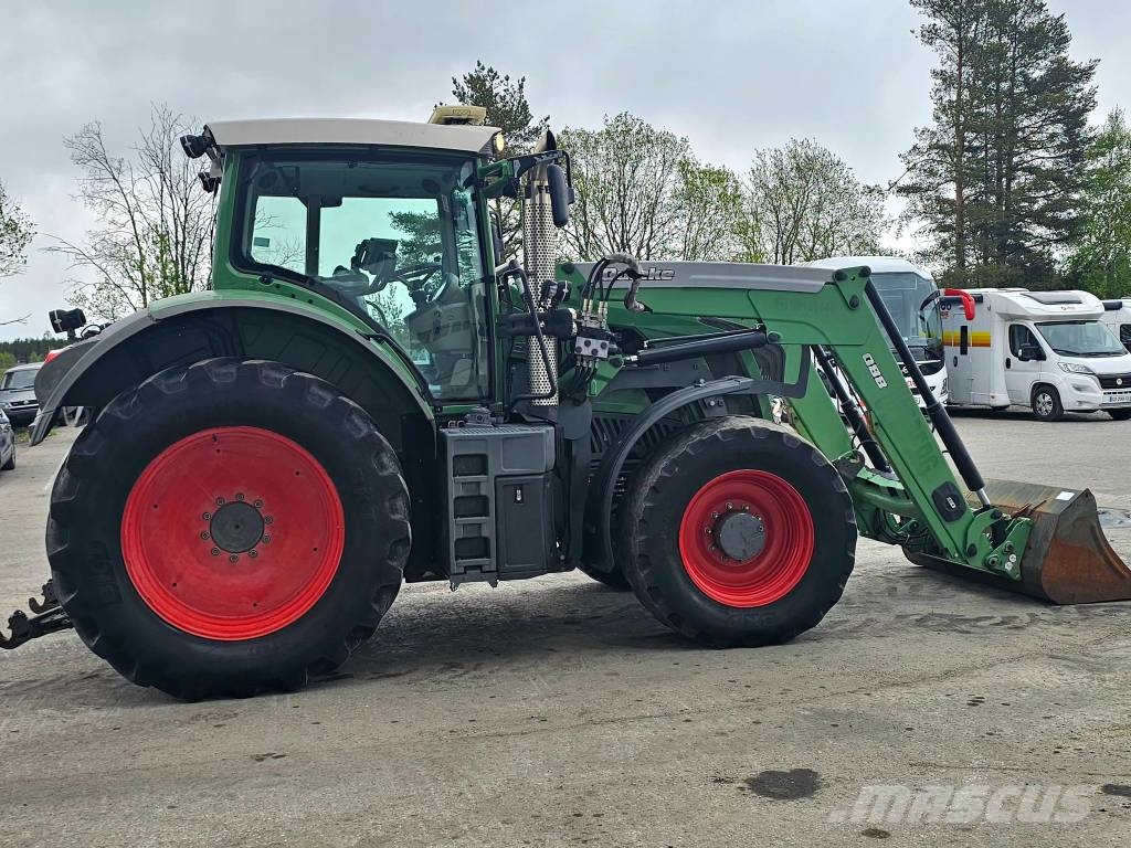 Fendt 824 Vario SCR Tractoren