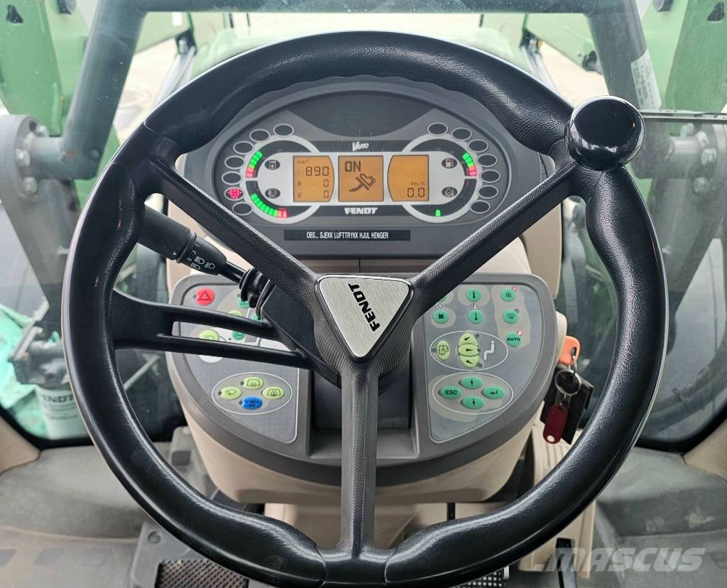 Fendt 824 Vario SCR Tractoren
