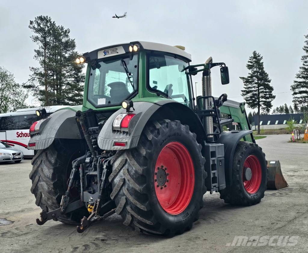 Fendt 824 Vario SCR Tractoren