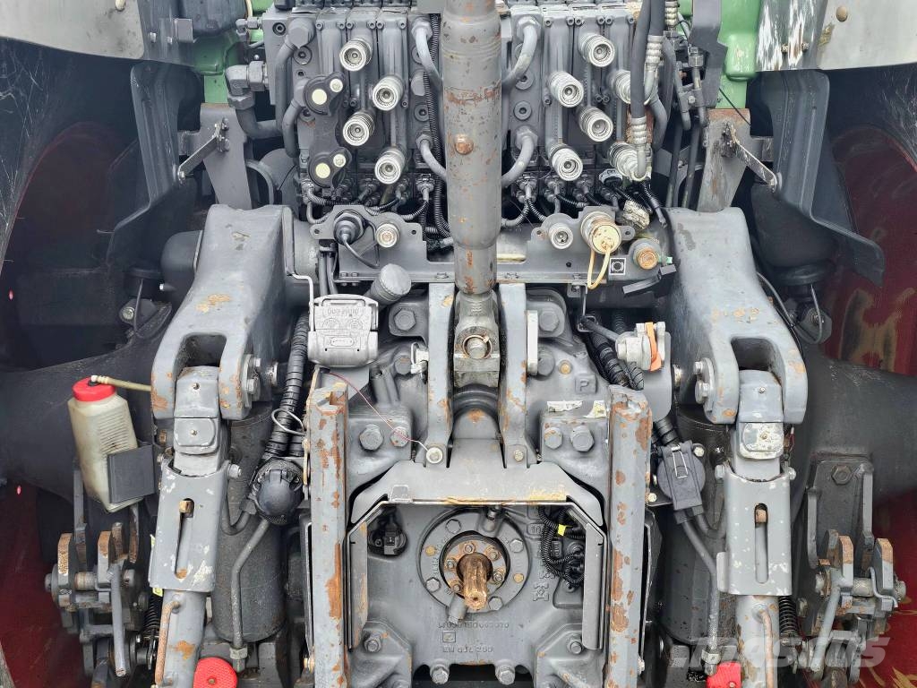 Fendt 824 Vario SCR Tractoren