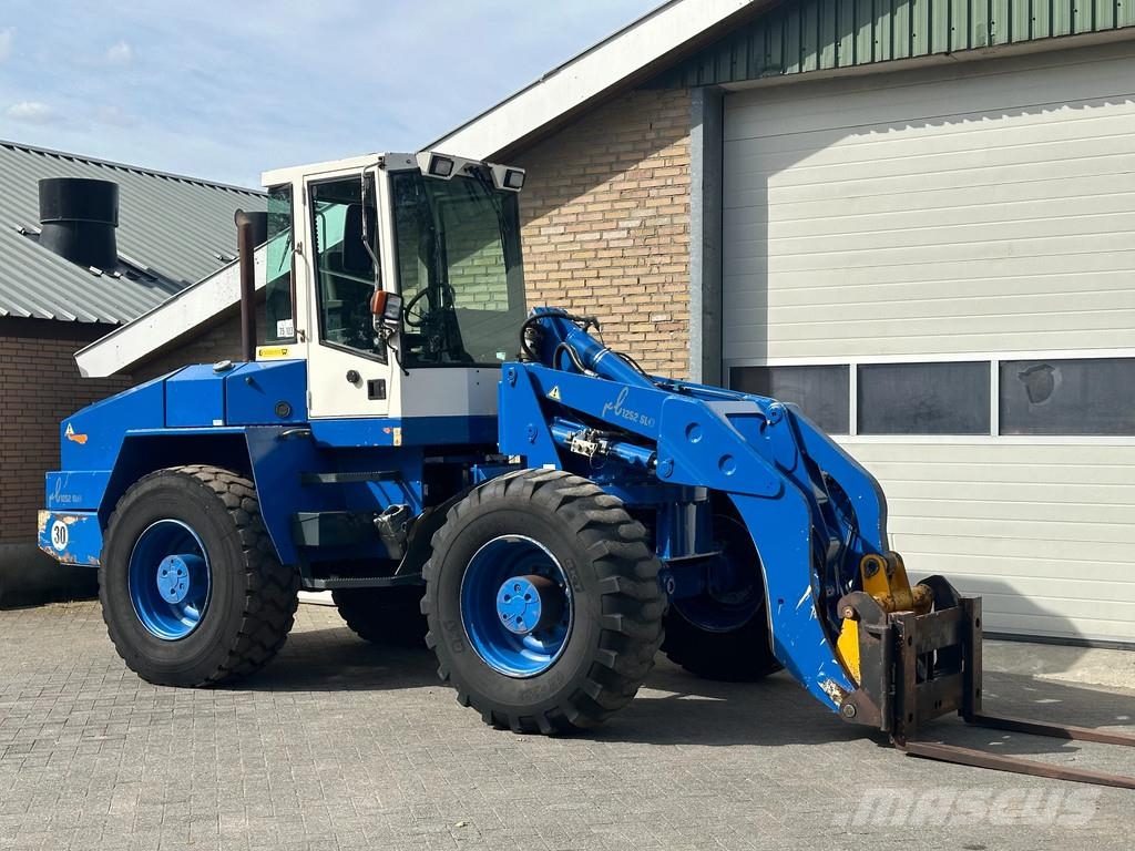 Paus RLS 1252 SL لوادر بعجل
