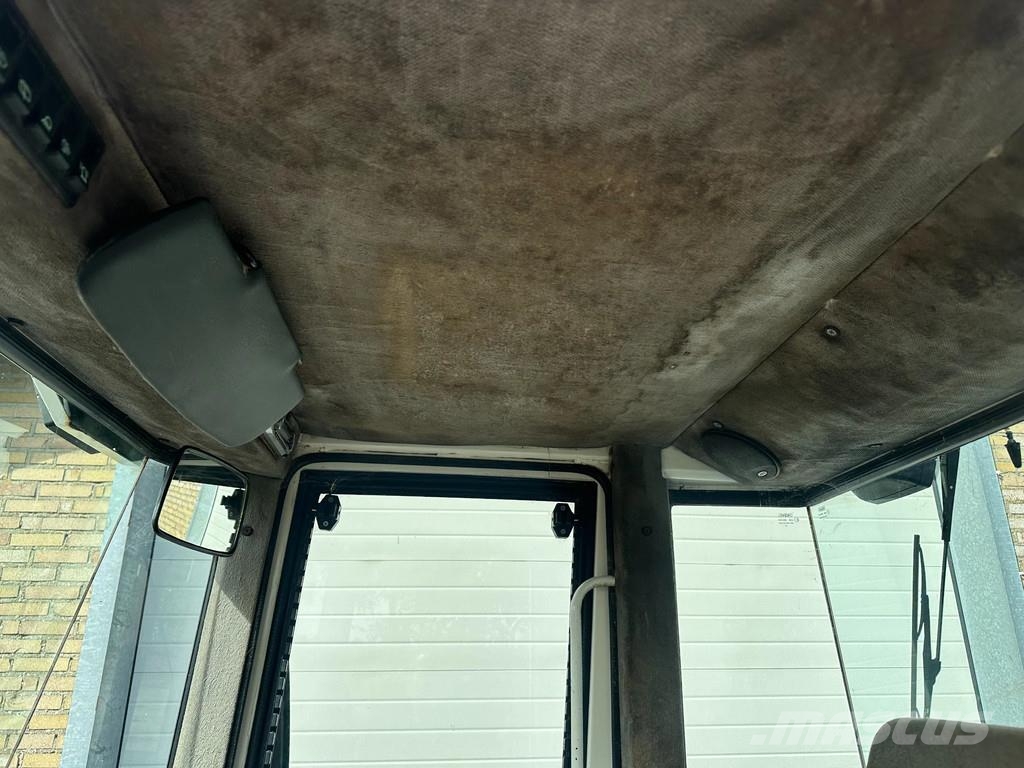 Paus RLS 1252 SL لوادر بعجل