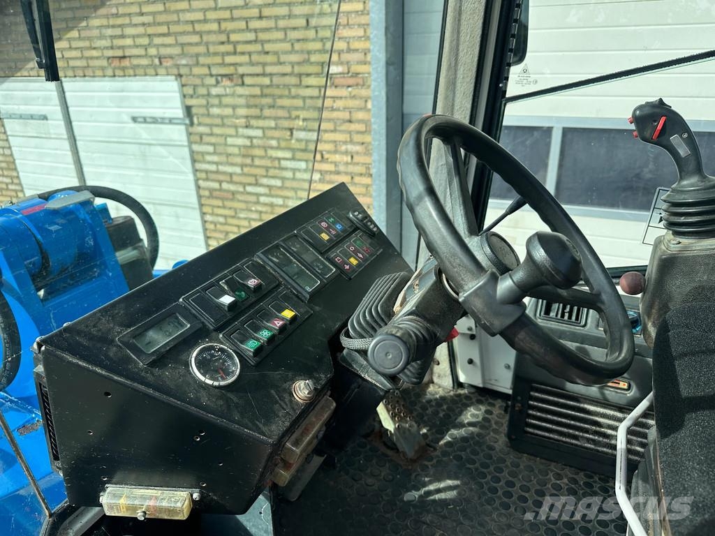 Paus RLS 1252 SL لوادر بعجل