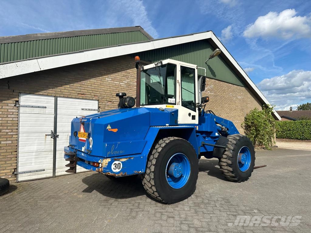 Paus RLS 1252 SL لوادر بعجل
